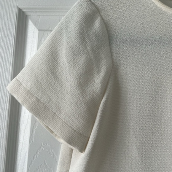 Madewell blouse with short sleeves. Cream crepe material. Size XS EUC - Picture 3 of 5